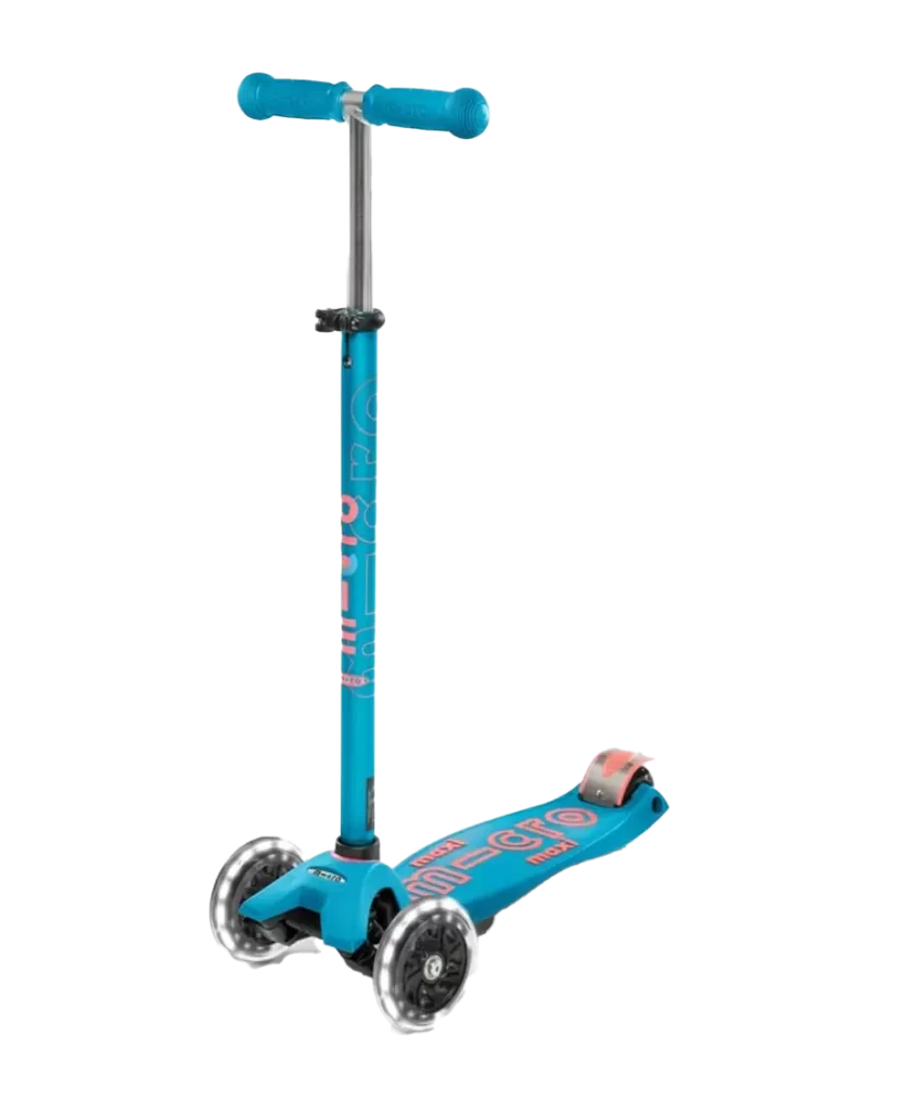 Micro Maxi Deluxe Kick Scooter in blue with three wheels and an adjustable handlebar, designed for outdoor play.