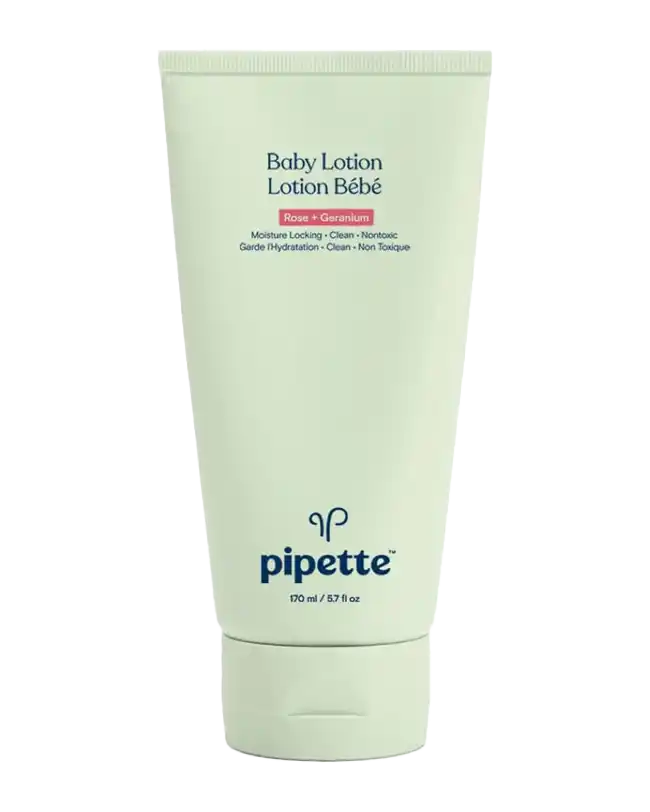 Pipette baby lotion for nourishing and hydrating after baby bath time