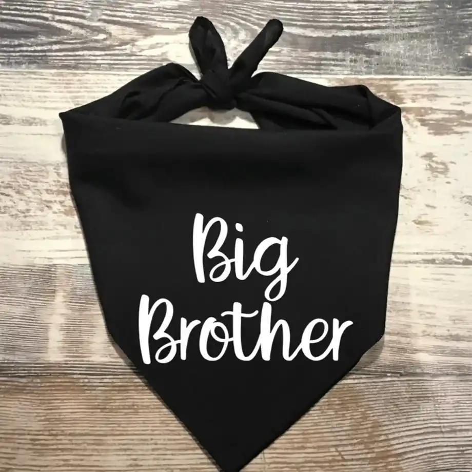 Announce your pregnancy with this adorable Big Brother dog bandana. A creative and heartwarming way to share the news with your furry friend, perfect for couples looking for memorable pregnancy announcement ideas.