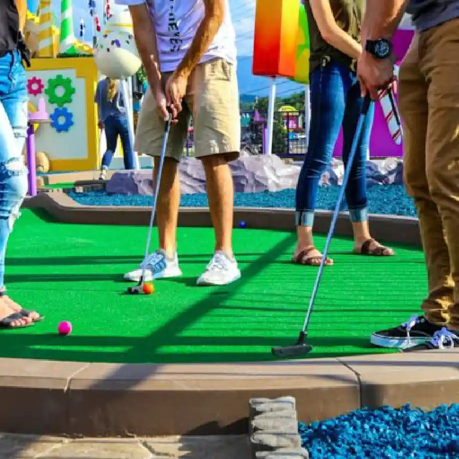 Enjoy a mini golf game – an affordable and fun first date idea for any couple