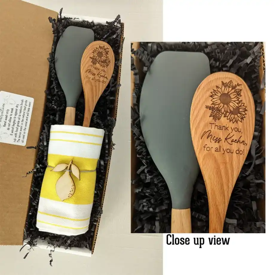 A flexible and durable silicone spatula, ideal for cooking and baking. Its heat-resistant design makes it perfect for stirring, flipping, and scraping without damaging cookware.