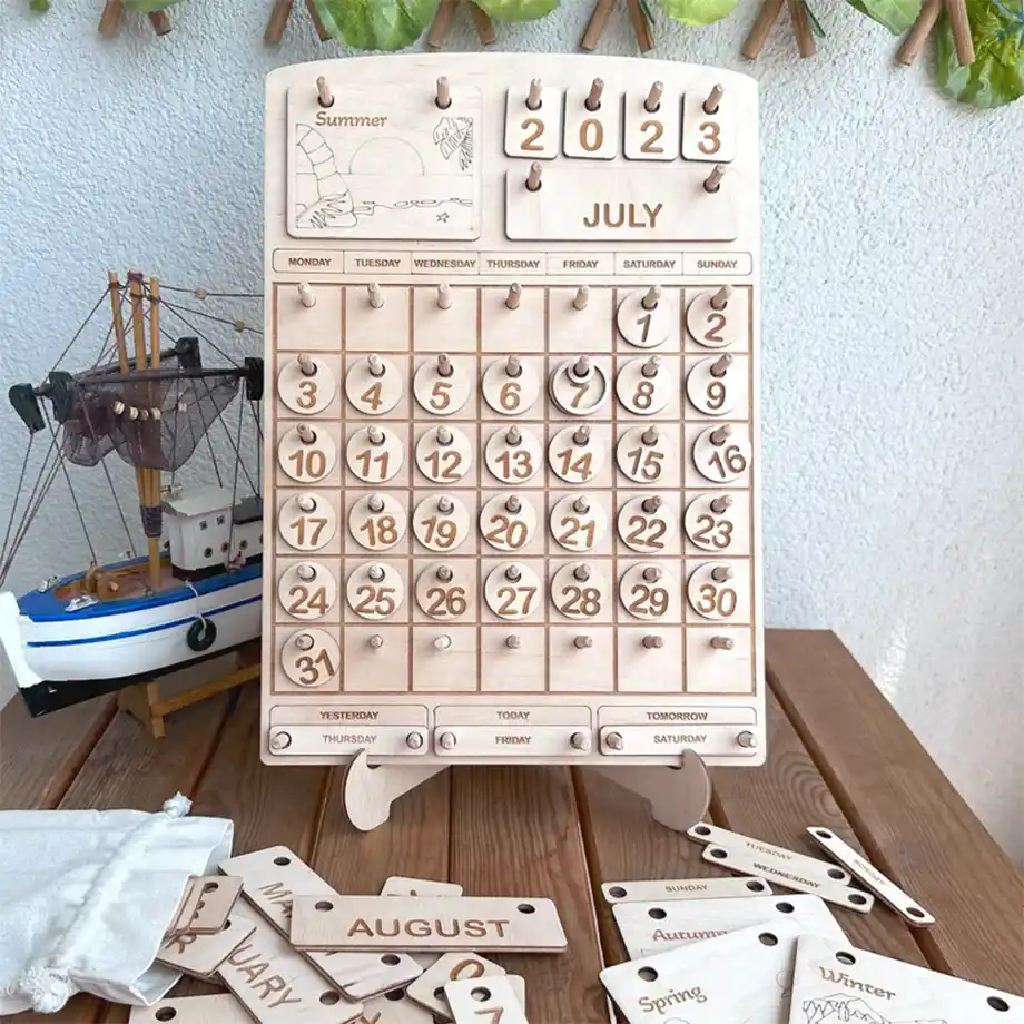 A rustic wooden calendar with a sleek design, featuring movable date blocks for easy customization. Perfect for adding a touch of charm and functionality to any space.