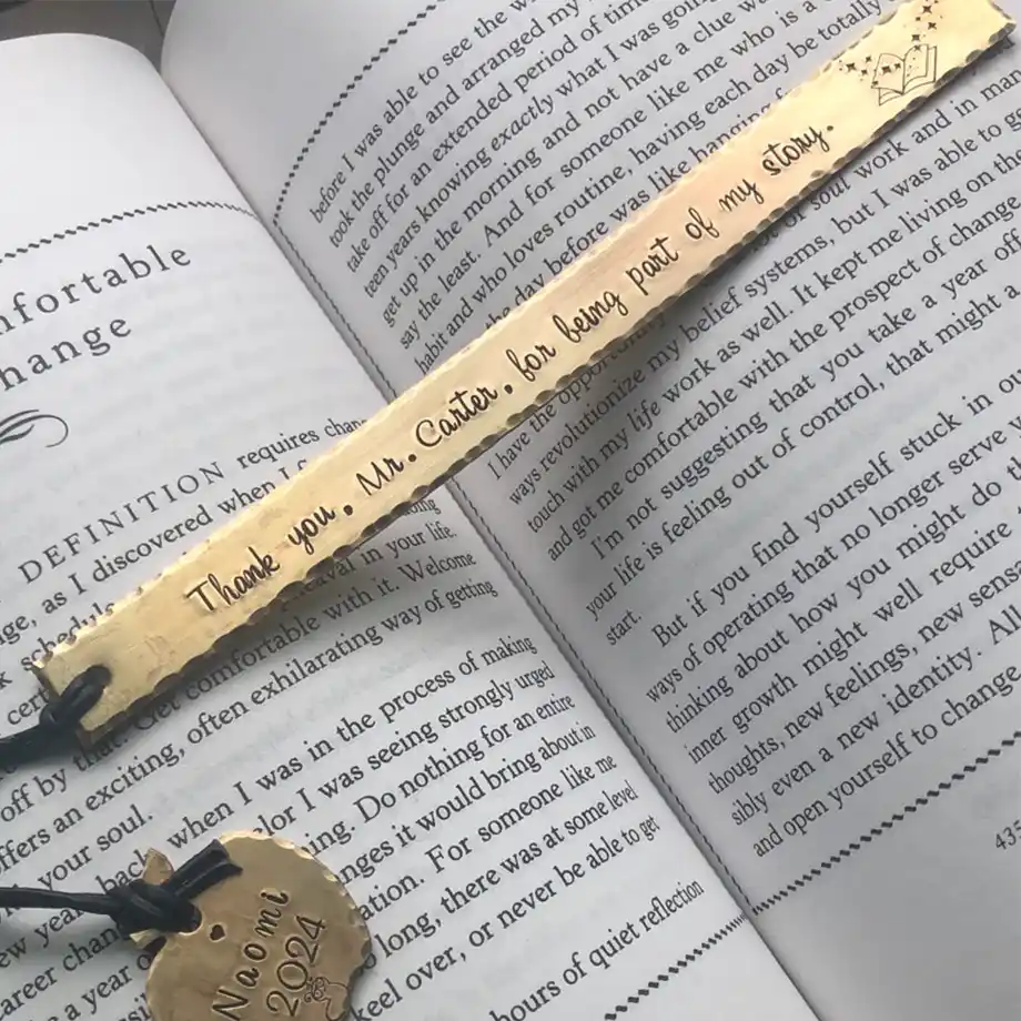 A stylish and durable bookmark designed for teachers, featuring inspirational quotes or customizable designs. Perfect for marking pages with a personal touch.