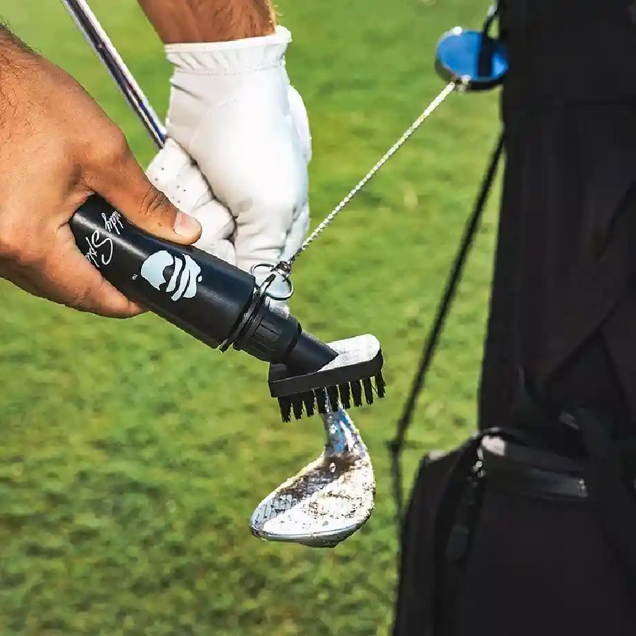 A high-quality golf club water brush designed for easy and effective club cleaning, ensuring optimal performance on the course. A must-have for golf enthusiasts.